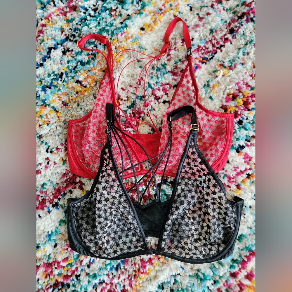 NWOT 32DDD Victoria's Secret Unlined Bras